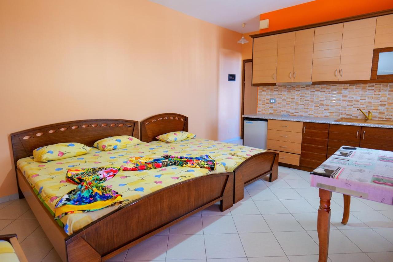 Vila Lida Sarandë Exteriör bild